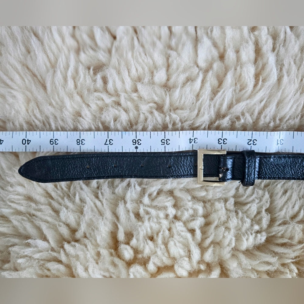 Elegant Black Leather Belt with Gold Buckle - Picture 8 of 10